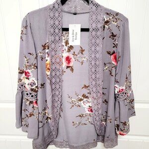 NWT Womens Size Large Kimono Cardigan Gray Floral Bell Sleeves Crochet Trim